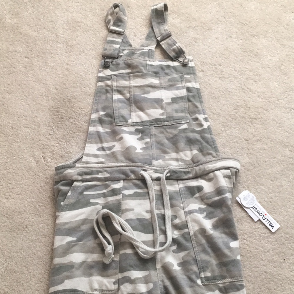 NWT wallflower camo bib overalls - Picture 2 of 12